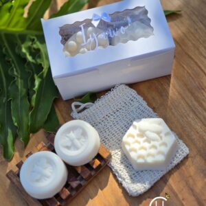 Iyawo Gift Box of Natural Castile Soap with Bamboo Soap Holder and Mesh Soap Bag Hex