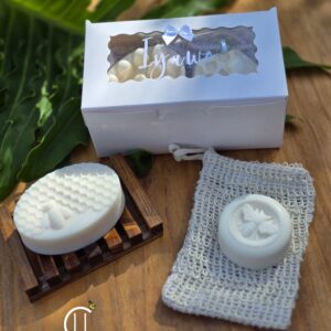 Iyawo Gift Box of Natural Castile Soap with Bamboo Soap Holder and Mesh Soap Bag Hex